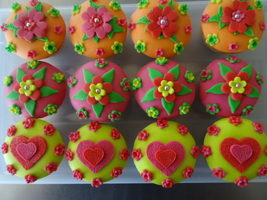 kinderactiviteiten cupcakes decoreren